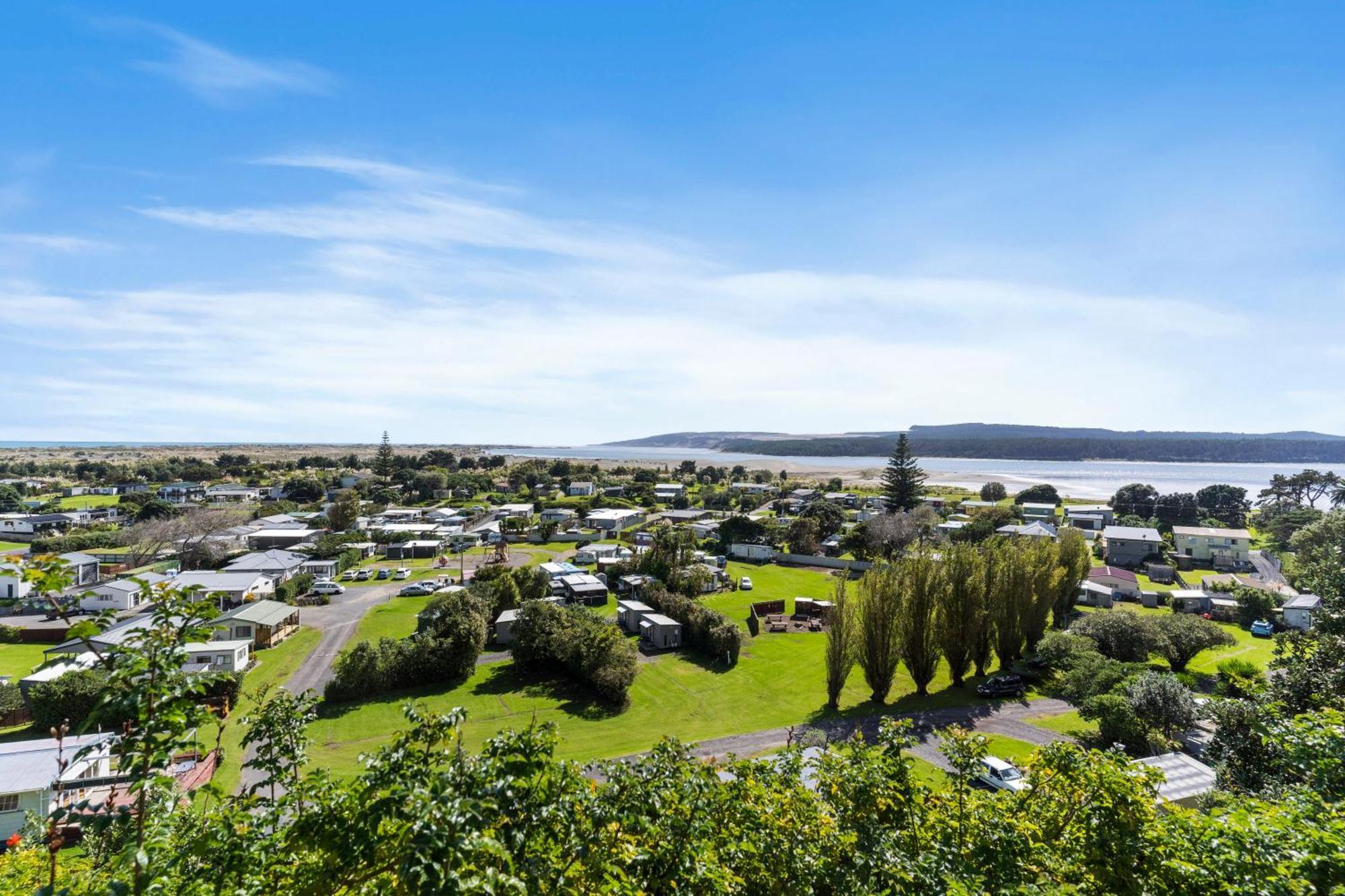 Port Waikato Holiday Park Extérieur photo